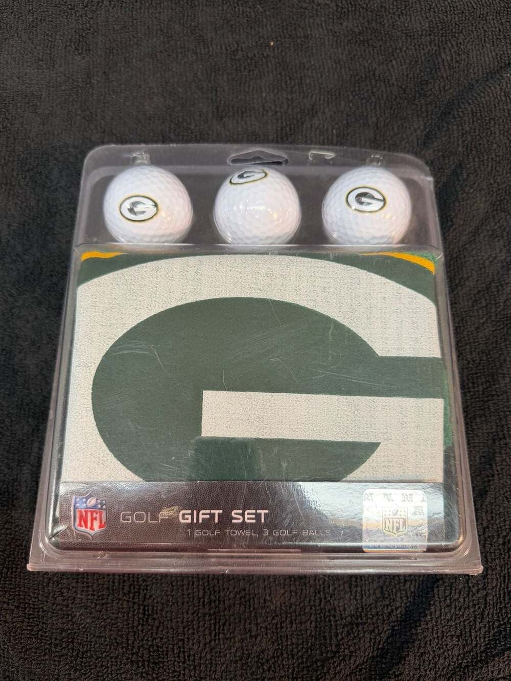 NFL Green Bay Packers Golf Gift Set with 1 Golf Towel and 3 Golf Balls